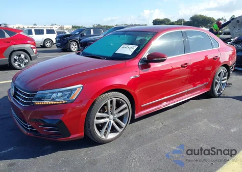 2017 Volkswagen Passat 1.8T R-Line из США, поврежденный, VIN 1VWDT7A32HC060721